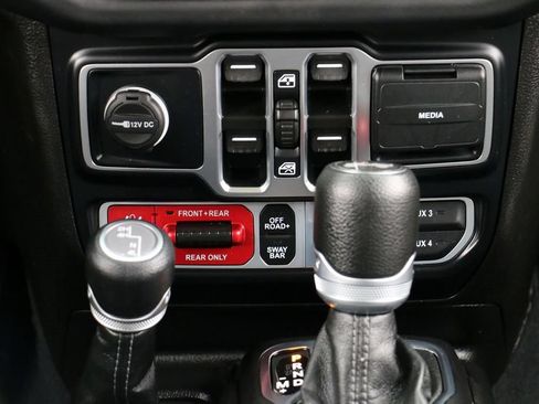 Used 2024 Jeep Wrangler Unlimited Rubicon AWD/4WD image 30