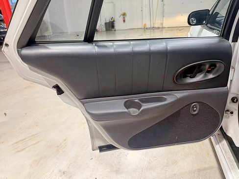 Used 1997 Oldsmobile Cutlass Supreme SL image 29