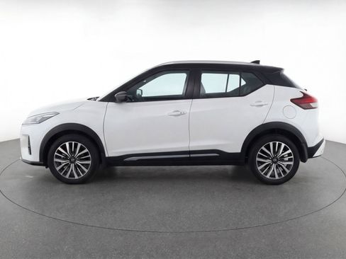 Used 2024 Nissan Kicks SV image 5