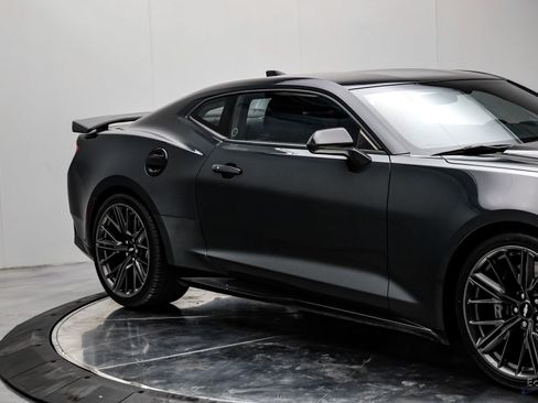 Used 2018 Chevrolet Camaro ZL1 RWD image 22