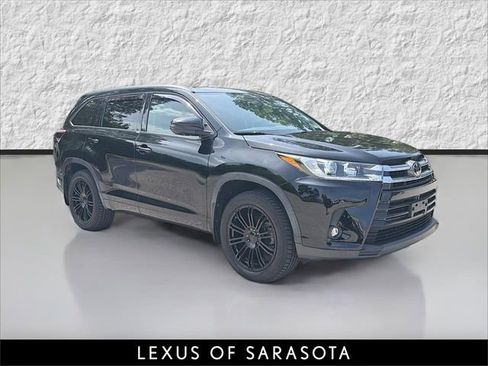 Used 2019 Toyota Highlander Limited Platinum AWD/4WD image 1