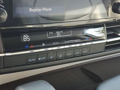 Used 2022 Toyota Sienna LE image 18