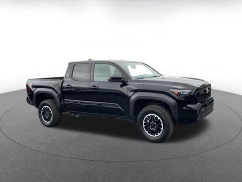 Used 2025 Toyota Tacoma TRD Off-Road image 2