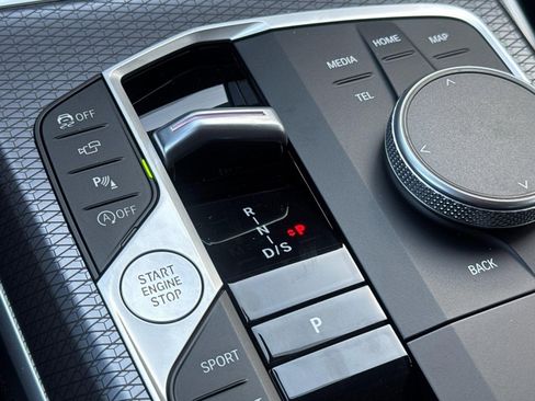 Used 2026 BMW 330i Sedan w/ Premium Package image 25