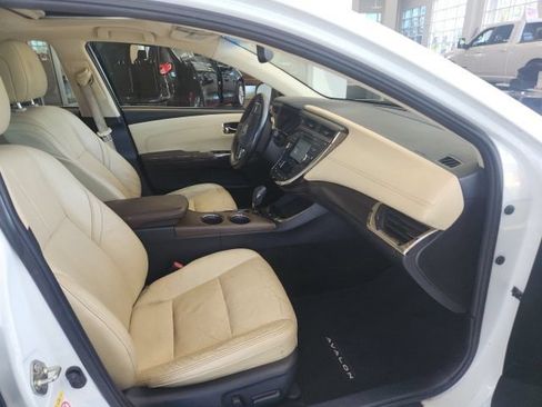 Used 2016 Toyota Avalon XLE Premium FWD image 14