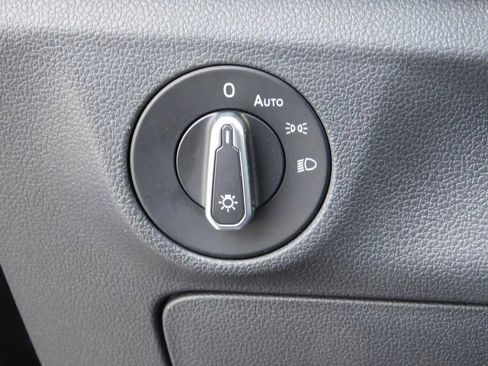 Used 2024 Volkswagen Jetta SE image 23