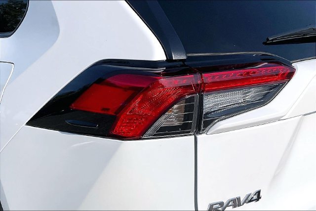 Used 2025 Toyota RAV4 XLE AWD/4WD image 28