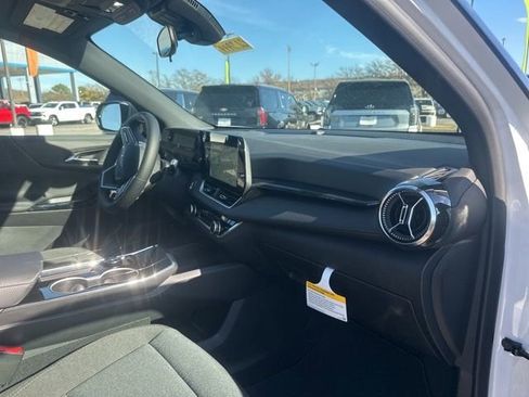 New 2026 Chevrolet Equinox LT image 33