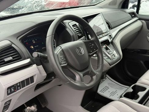 Used 2024 Honda Odyssey EX image 10