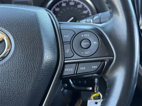 Used 2023 Toyota Camry SE image 14