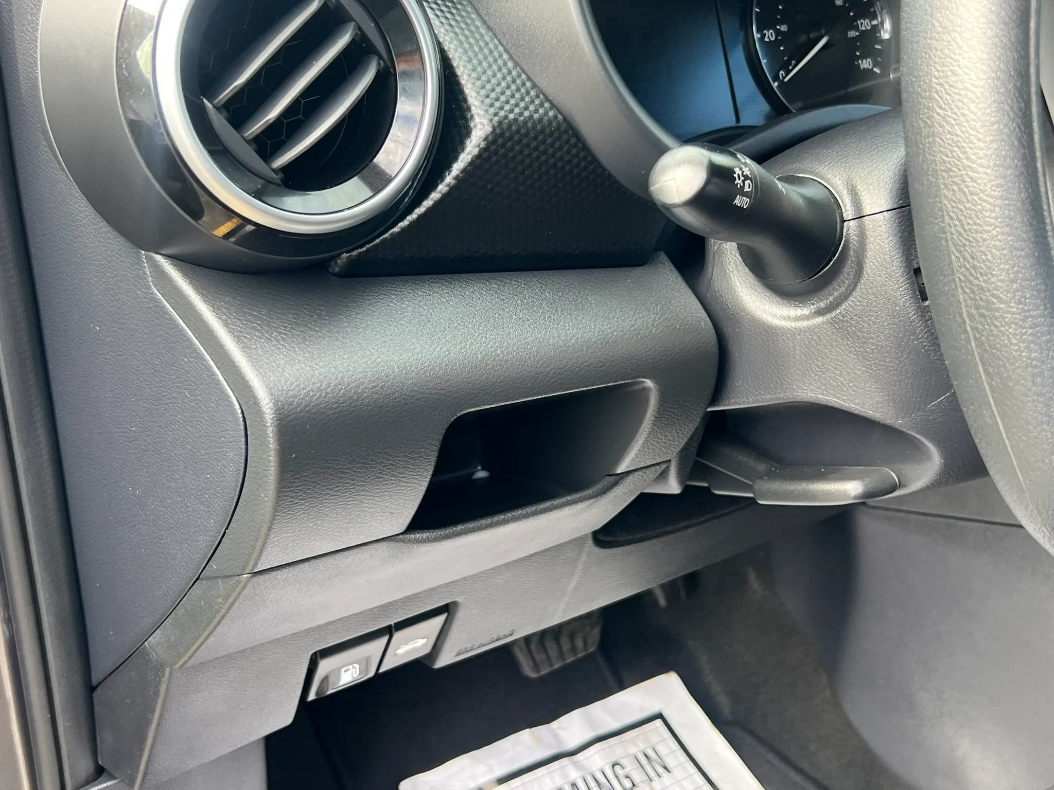 Used 2024 Nissan Kicks SV w/ Exterior Package FWD image 14