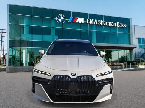 Certified 2023 BMW 740i RWD image 2