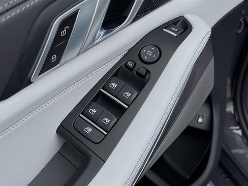 New 2026 BMW X5 xDrive50e image 24