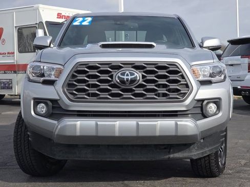 Used 2022 Toyota Tacoma TRD Sport w/ Technology Package RWD image 13
