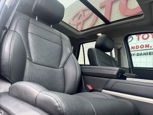 Used 2023 Toyota Sequoia Limited image 27