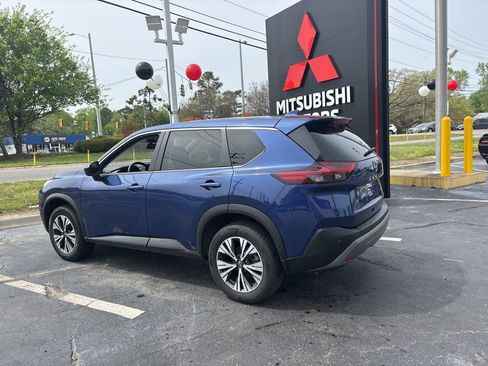 Used 2023 Nissan Rogue SV FWD image 5