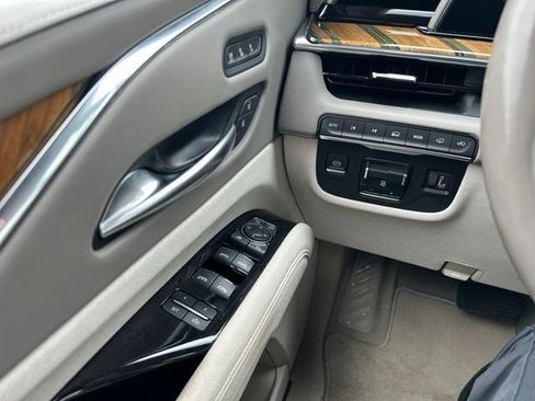 Used 2021 Cadillac Escalade Premium Luxury Platinum AWD/4WD image 11