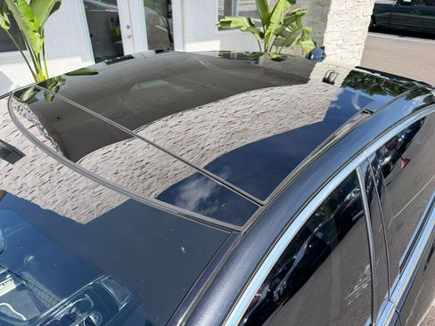 Used 2016 Jaguar XJ L Supercharged RWD image 9