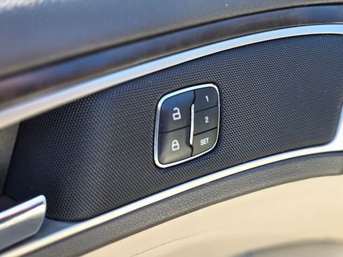 Used 2017 Lincoln MKZ Reserve FWD image 18