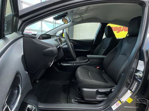 Used 2022 Toyota Prius LE FWD image 11