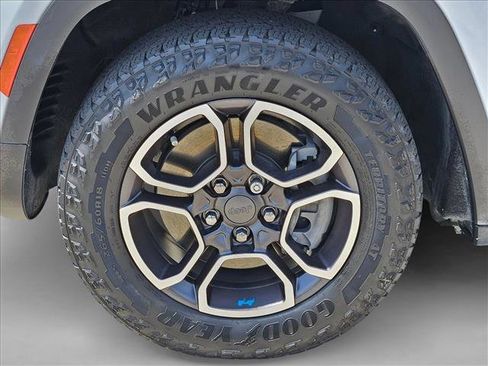 Used 2022 Jeep Grand Cherokee Trailhawk AWD/4WD image 19