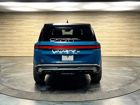 Used 2024 Rivian R1S Adventure AWD/4WD image 18