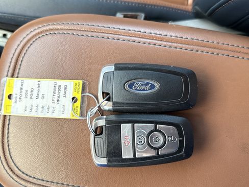 Used 2024 Ford Maverick Lariat FWD image 31