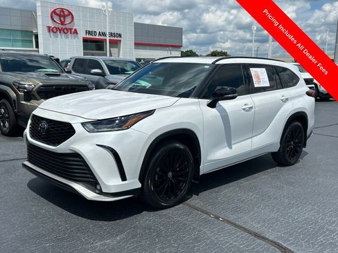 Used 2023 Toyota Highlander XSE FWD image 1