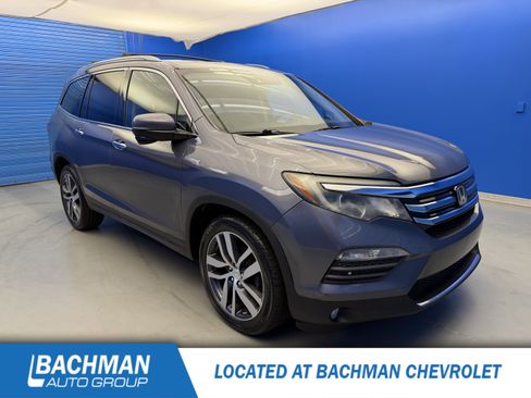 Used 2016 Honda Pilot Touring image 1
