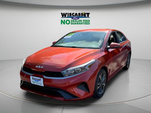Used 2023 Kia Forte LXS w/ LXS Technology Package FWD image 17