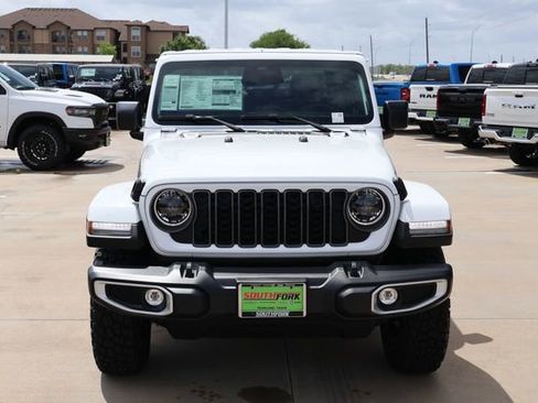 New 2026 Jeep Gladiator Sport AWD/4WD image 2