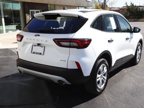 Used 2023 Ford Escape AWD image 3