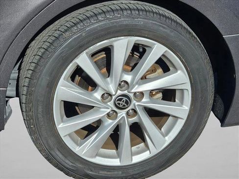 Used 2022 Toyota Camry LE FWD image 6