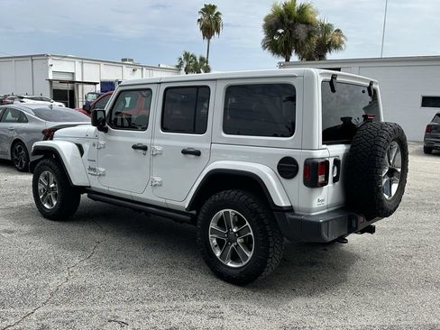 Used 2020 Jeep Wrangler Unlimited Sahara AWD/4WD image 7