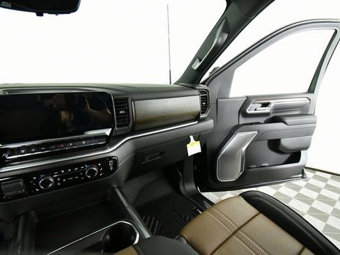 New 2025 Chevrolet Silverado 3500 High Country w/ Technology Package image 21