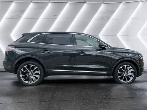 Used 2022 Lincoln Nautilus Reserve AWD/4WD image 5