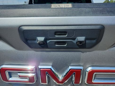 Used 2024 GMC Sierra 1500 AT4 w/ Technology Package AWD/4WD image 12