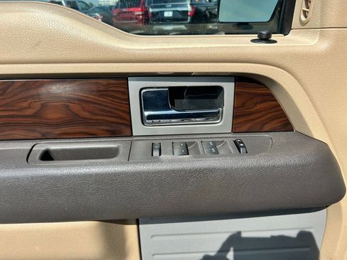 Used 2012 Ford F150 Lariat w/ Lariat Chrome Pkg image 21