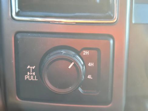 Used 2020 Ford F150 XLT image 12