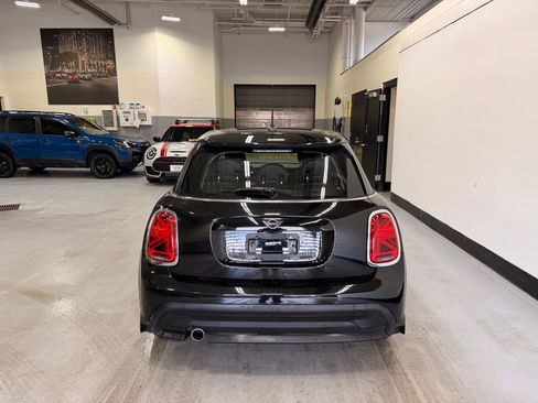 Used 2022 MINI Cooper 4-Door Hardtop w/ Storage Package image 4