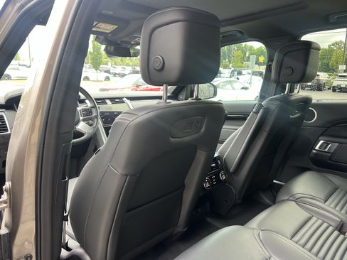 Certified 2025 Land Rover Discovery S AWD/4WD image 35