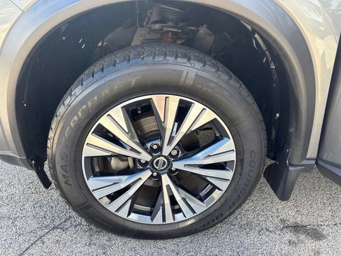Used 2021 Nissan Rogue SV AWD/4WD image 11