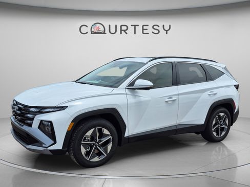 New 2026 Hyundai Tucson SEL FWD image 1