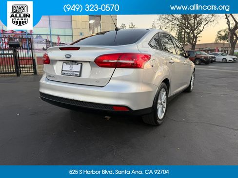 Used 2017 Ford Focus SE image 4