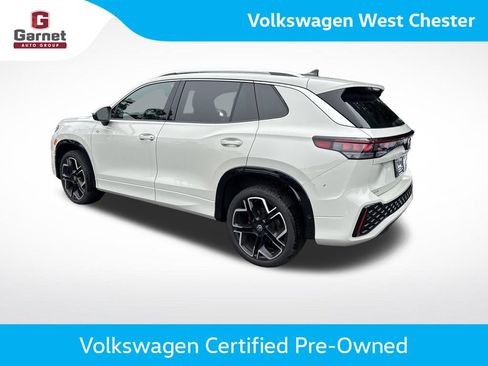 Used 2025 Volkswagen Tiguan SEL R-Line AWD/4WD image 3