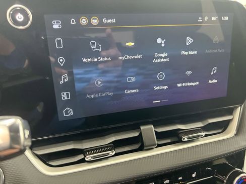 Used 2026 Chevrolet Equinox LT image 13