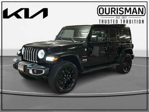 Used 2023 Jeep Wrangler Unlimited Sahara w/ Cold Weather Group AWD/4WD image 2