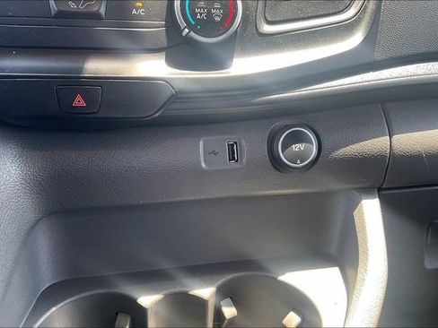 Used 2020 Ford Transit 250 Medium Roof AWD image 30