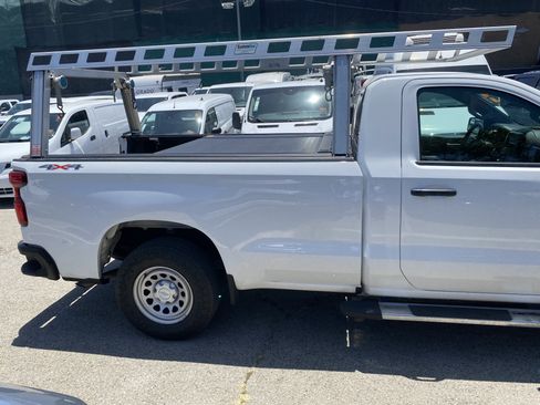 Used 2022 Chevrolet Silverado 1500 W/T w/ WT Value Package AWD/4WD image 17
