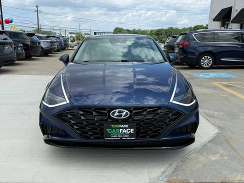 Used 2022 Hyundai Sonata Limited w/ Preferred Accessory Package FWD image 2